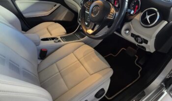 
										Mercedes CLA200 Progressive full									