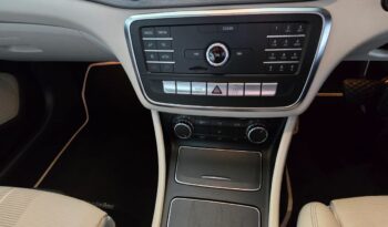 
										Mercedes CLA200 Progressive full									