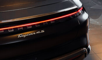 
										Porsche Taycan 4 S full									