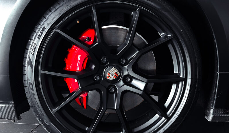 
								Porsche Taycan 4 S full									