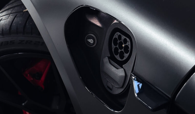 
								Porsche Taycan 4 S full									