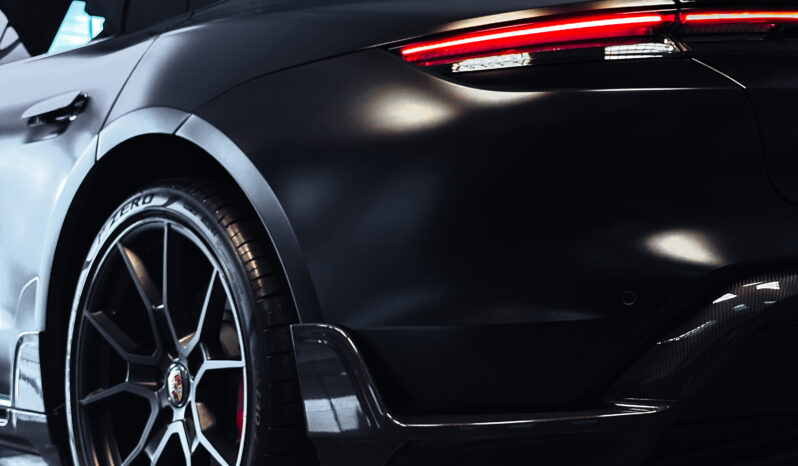 
								Porsche Taycan 4 S full									