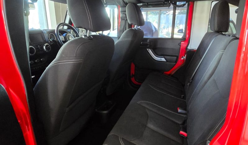 
								Jeep Wrangler JK Unlimited Sahara full									