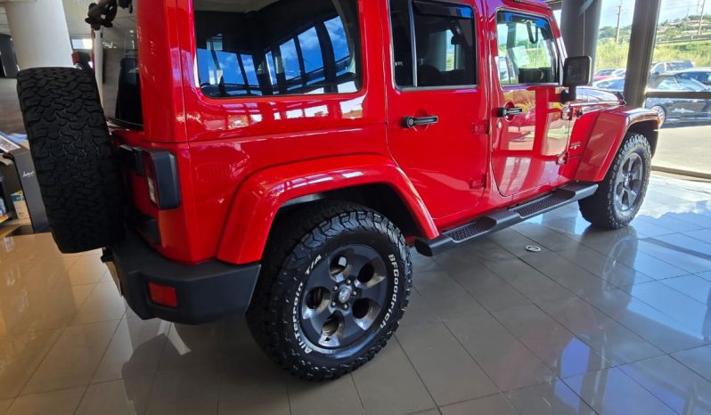 
								Jeep Wrangler JK Unlimited Sahara full									