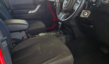 
										Jeep Wrangler JK Unlimited Sahara full									