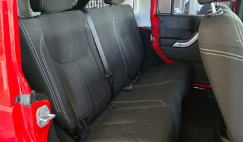 
										Jeep Wrangler JK Unlimited Sahara full									