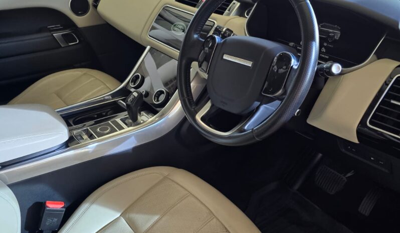 
								Range Rover Sport P400e HSE full									