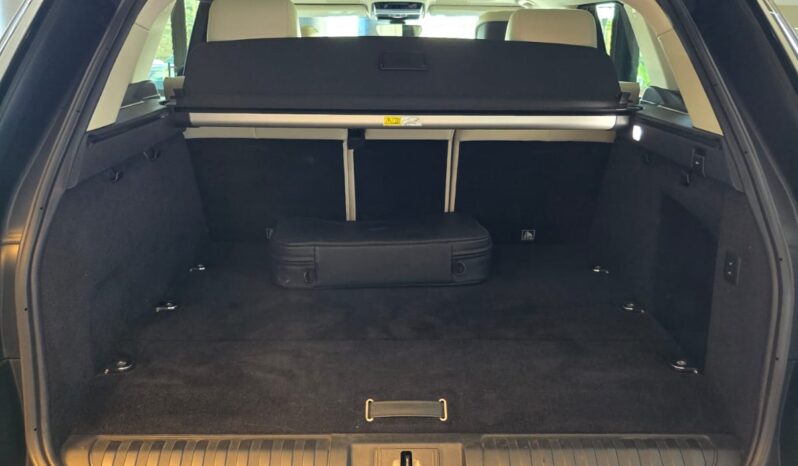 
								Range Rover Sport P400e HSE full									