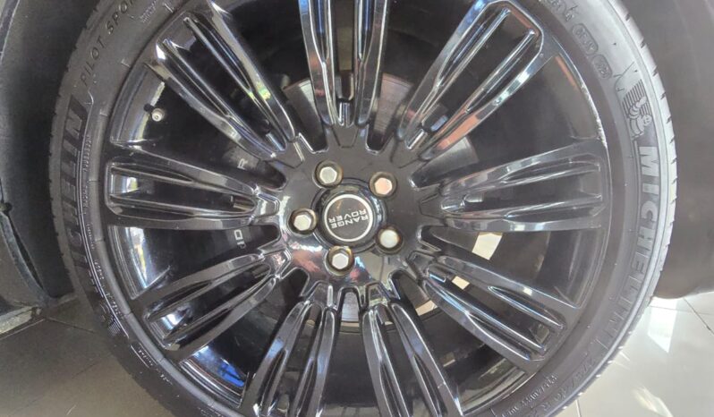 
								Range Rover Sport P400e HSE full									