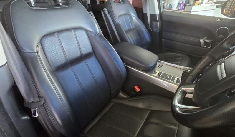 
								Range Rover Sport P400e HSE full									