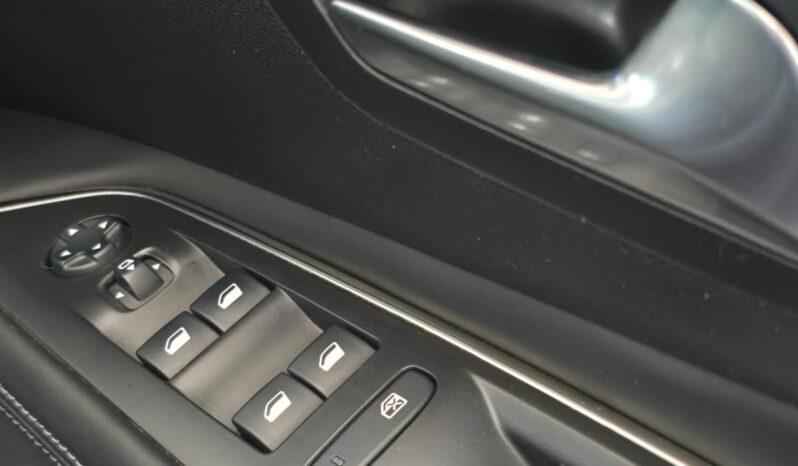 
								Peugeot 3008 1.6HDI full									