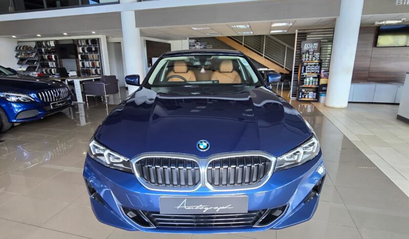 
								BMW 330e full									