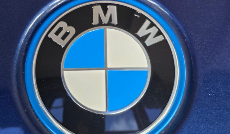 
								BMW 330e full									