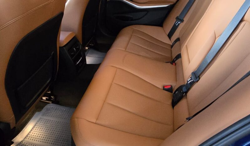 
								BMW 330e full									