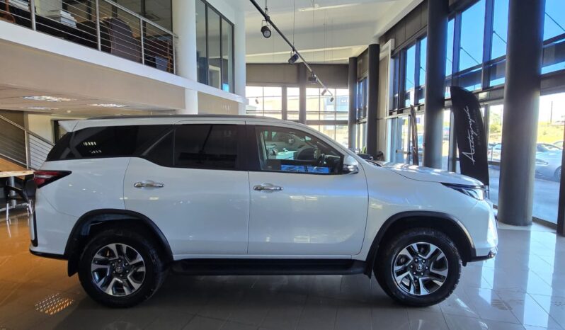 
								Toyota Fortuner 4×4 2.8 GD-6 48V (7-seater) full									