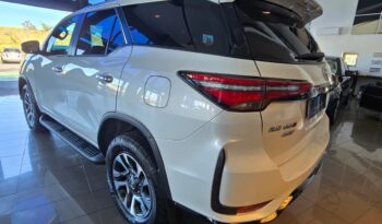 
										Toyota Fortuner 4×4 2.8 GD-6 48V (7-seater) full									
