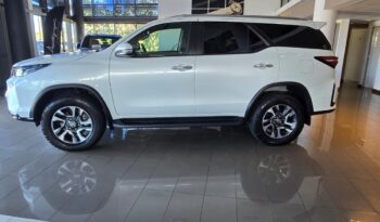 
										Toyota Fortuner 4×4 2.8 GD-6 48V (7-seater) full									
