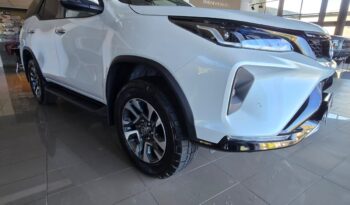 
										Toyota Fortuner 4×4 2.8 GD-6 48V (7-seater) full									
