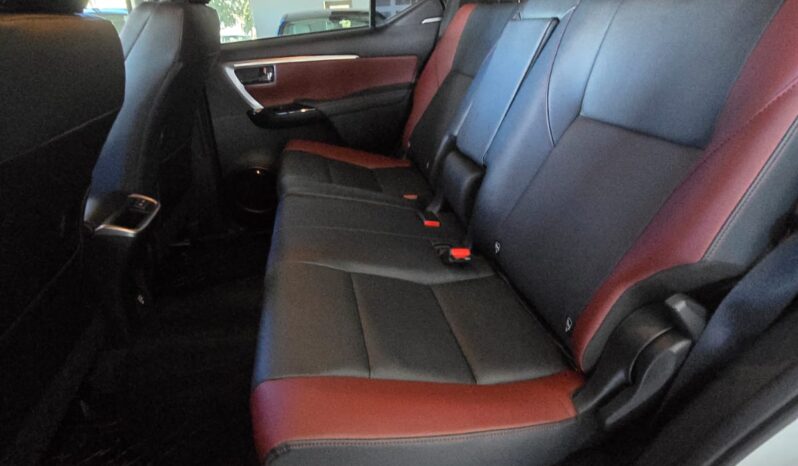 
								Toyota Fortuner 4×4 2.8 GD-6 48V (7-seater) full									