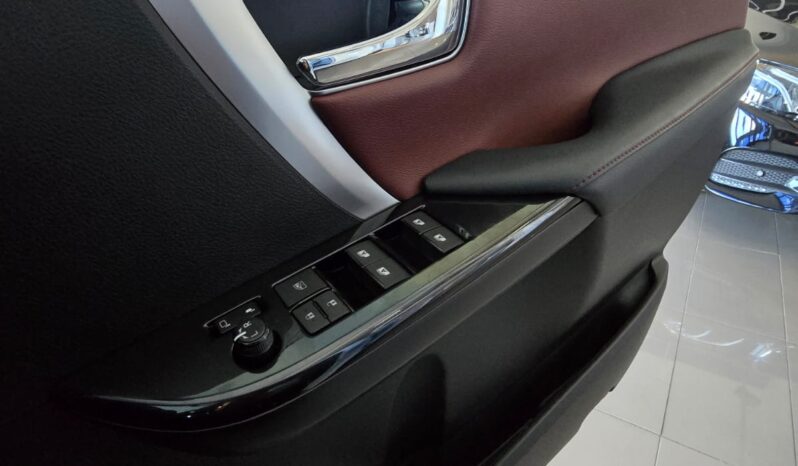 
								Toyota Fortuner 4×4 2.8 GD-6 48V (7-seater) full									