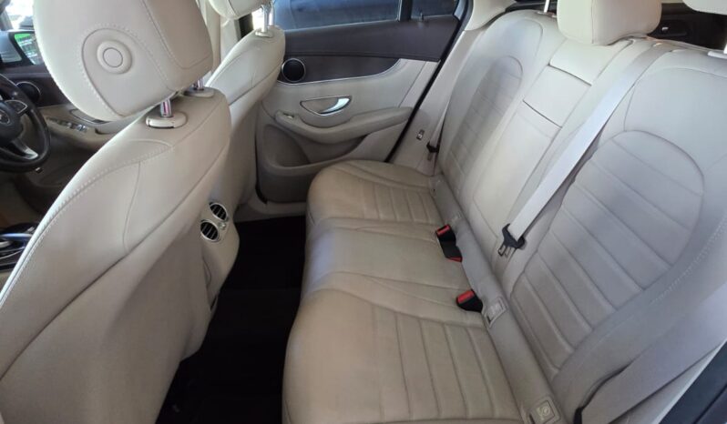 
								Mercedes GLC250 4Matic Exclusive Edition full									