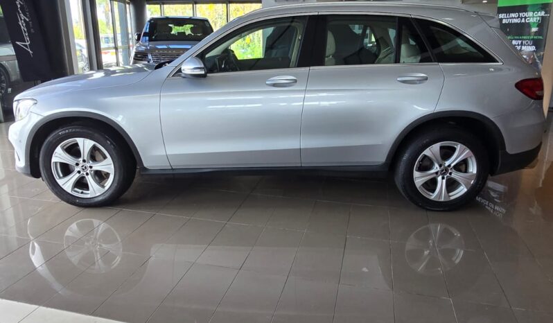 
								Mercedes GLC250 4Matic Exclusive Edition full									