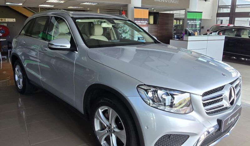 
								Mercedes GLC250 4Matic Exclusive Edition full									