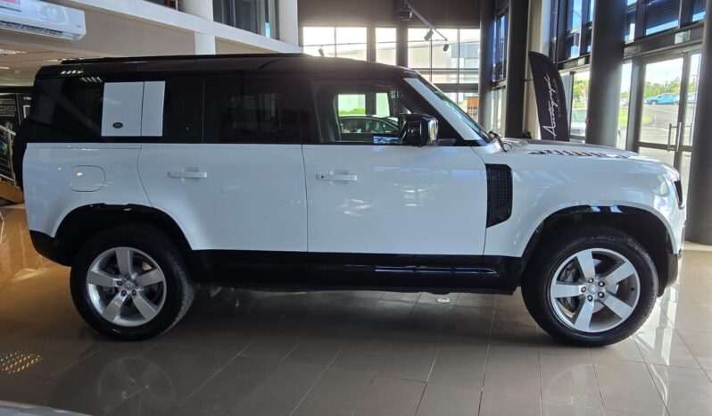 
								Land Rover Defender 110 P400e full									