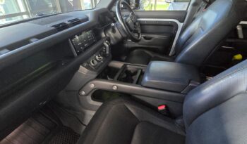 
										Land Rover Defender 110 P400e full									