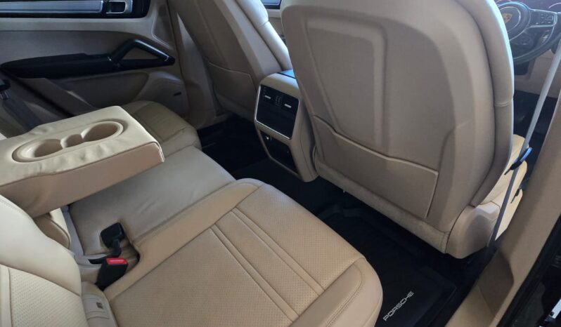 
								Porsche Cayenne E-Hybrid Coupé full									