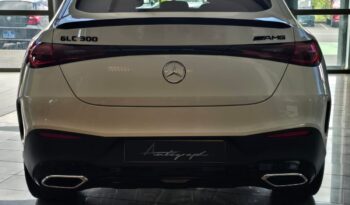 
										Mercedes GLC300e AMG Line full									