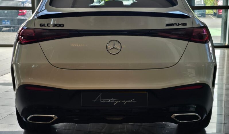 
								Mercedes GLC300e AMG Line full									