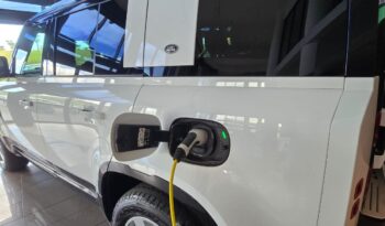 
										Land Rover Defender 110 P400e full									