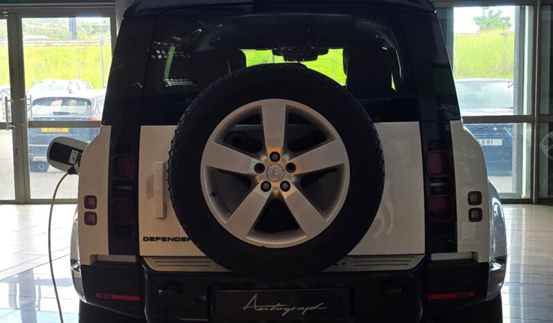 
								Land Rover Defender 110 P400e full									