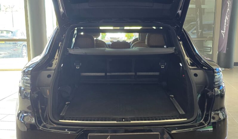 
								Porsche Cayenne E-Hybrid Coupé full									