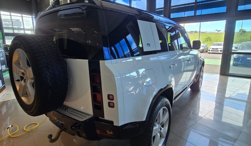 
								Land Rover Defender 110 P400e full									