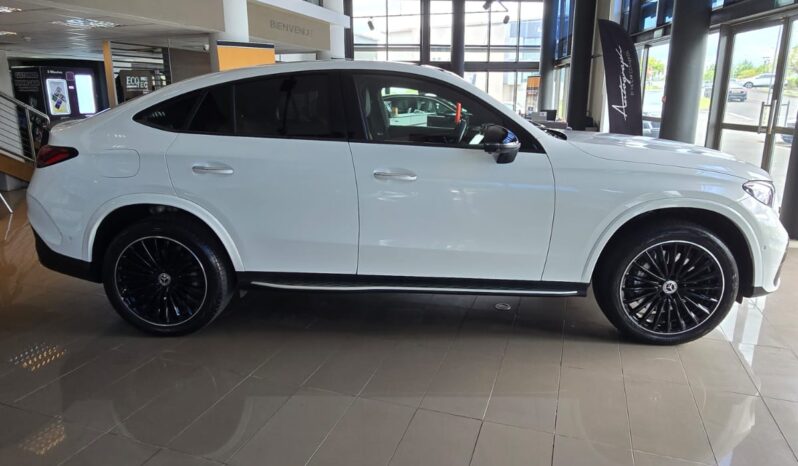 
								Mercedes GLC300e AMG Line full									