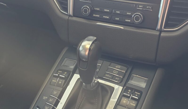
								Porsche Macan 2.0 full									
