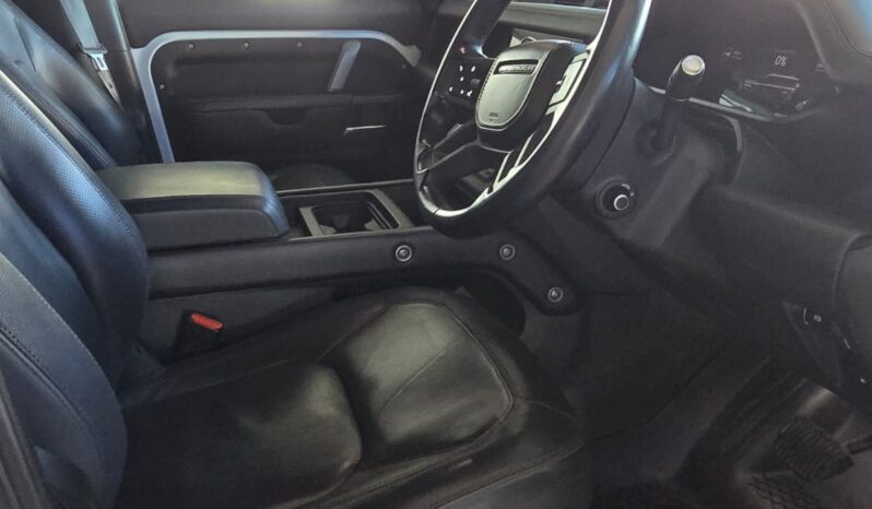 
								Land Rover Defender 110 P400e full									