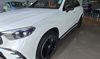 
										Mercedes GLC300e AMG Line full									