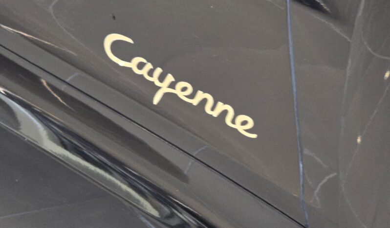 
								Porsche Cayenne E-Hybrid Coupé full									