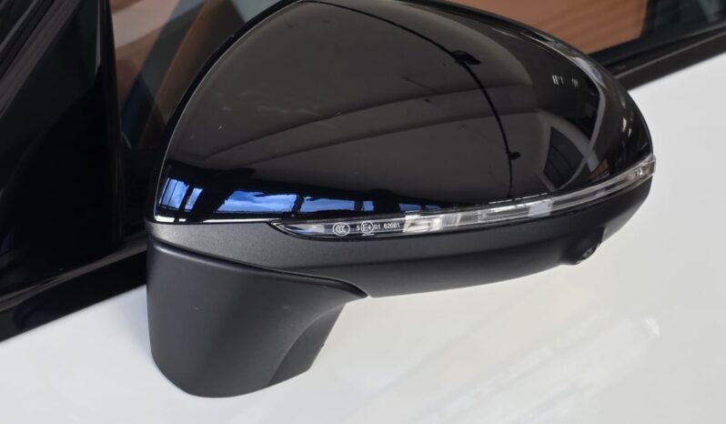 
								Mercedes GLC300e AMG Line full									