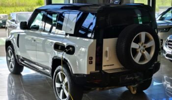 
										Land Rover Defender 110 P400e full									