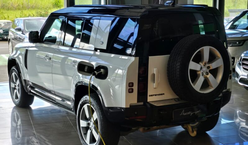 
								Land Rover Defender 110 P400e full									