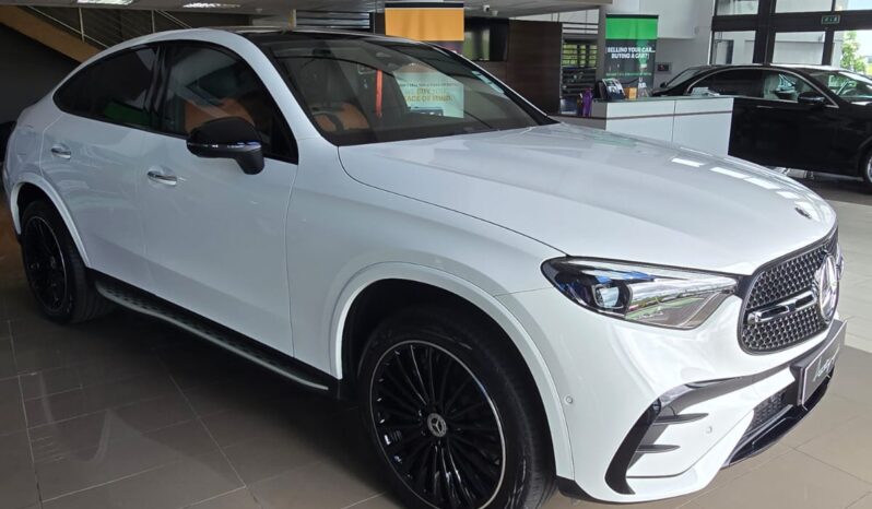 
								Mercedes GLC300e AMG Line full									