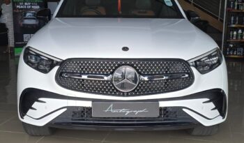 
										Mercedes GLC300e AMG Line full									
