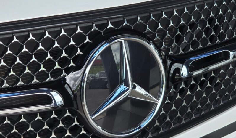 
								Mercedes GLC300e AMG Line full									