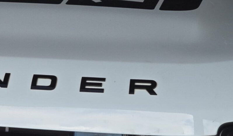 
								Land Rover Defender 110 P400e full									