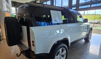 
										Land Rover Defender 110 P400e full									