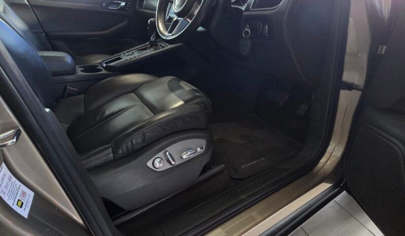 
								Porsche Macan 2.0 full									